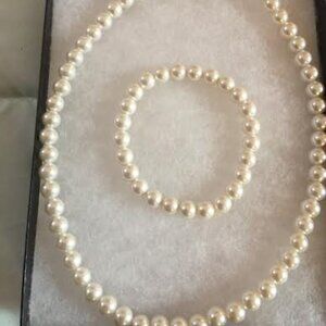 Handmade Beaded Elastic Stretch Cord Faux Pearl Necklace and Bracelet set